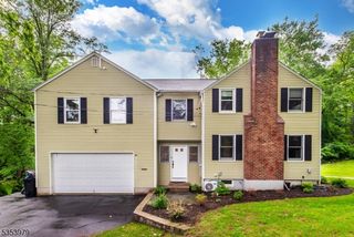 50 Sylvan Dr, Morris Plains Boro, NJ 07950