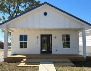 2117 W Jackson St, Pensacola, FL 32505