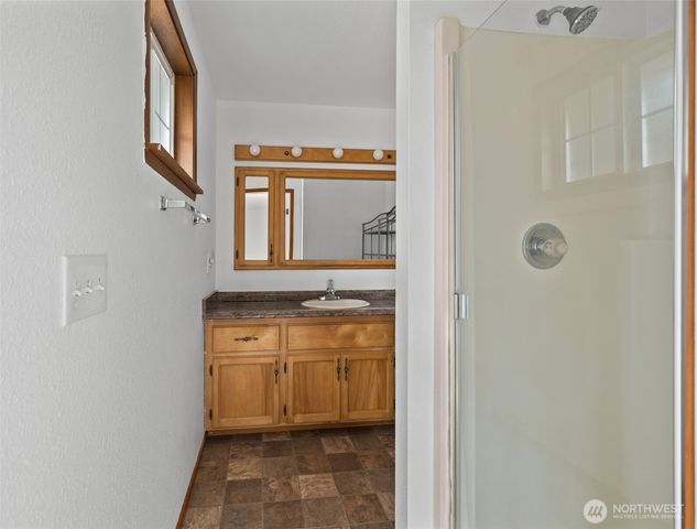 1206 Independence Court, Oak Harbor, WA 98277