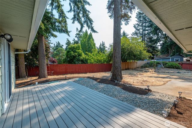 1206 Independence Court, Oak Harbor, WA 98277
