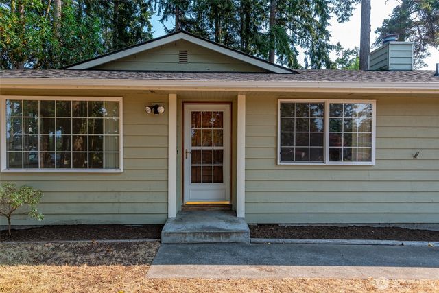 1206 Independence Court, Oak Harbor, WA 98277