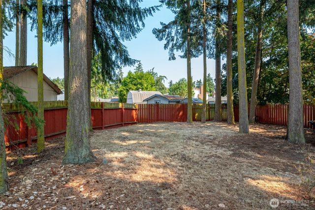 1206 Independence Court, Oak Harbor, WA 98277