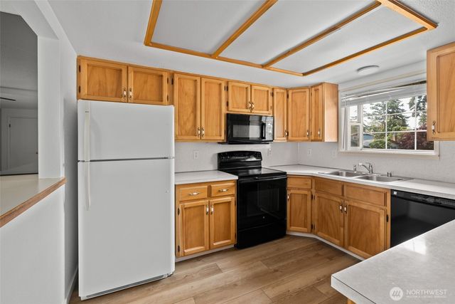 1206 Independence Court, Oak Harbor, WA 98277