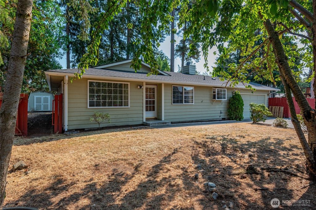 1206 Independence Court, Oak Harbor, WA 98277