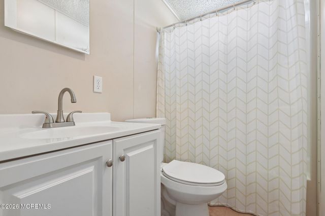 9 Secretariat Street, Howell, NJ 07731