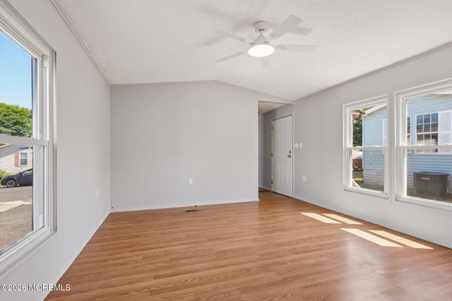 9 Secretariat Street, Howell, NJ 07731