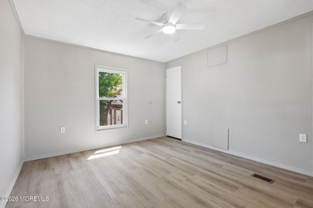 9 Secretariat Street, Howell, NJ 07731