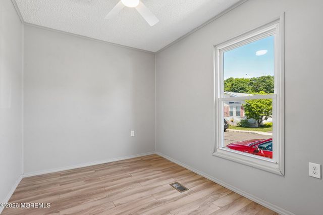 9 Secretariat Street, Howell, NJ 07731