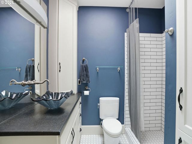 5811 Ne 65TH Ct, Vancouver, WA 98661