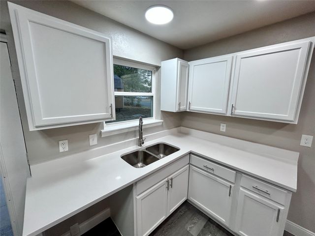705 Jadewood Drive, Dallas, TX 75232