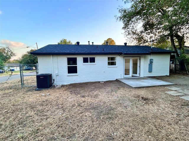 705 Jadewood Drive, Dallas, TX 75232
