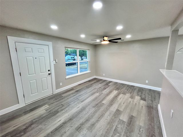 705 Jadewood Drive, Dallas, TX 75232