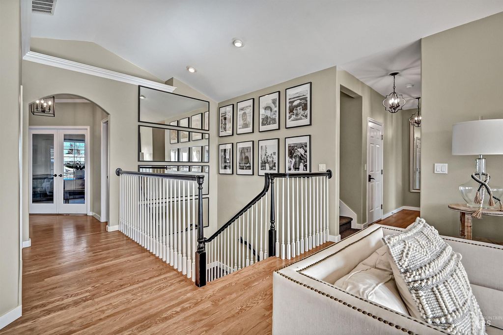 817 E Highland View Dr, Boise, ID 83702 photo 8