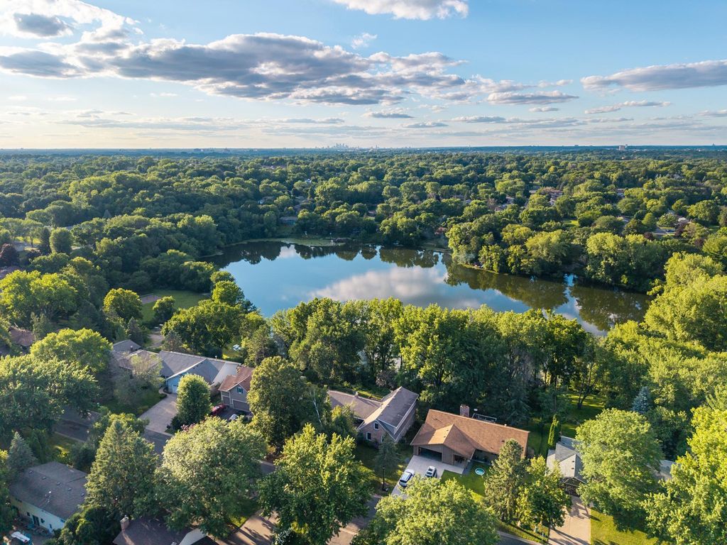1281 Carlson Lake Lane, Eagan, MN 55123