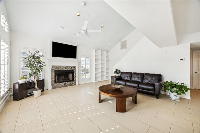 270 Isles End Road, Tiki Island, TX 77554