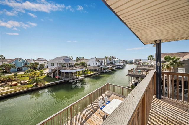 270 Isles End Road, Tiki Island, TX 77554