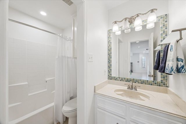 270 Isles End Road, Tiki Island, TX 77554