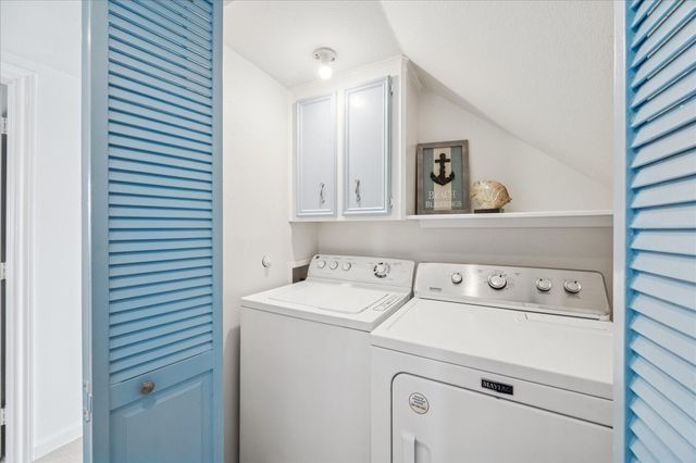 270 Isles End Road, Tiki Island, TX 77554