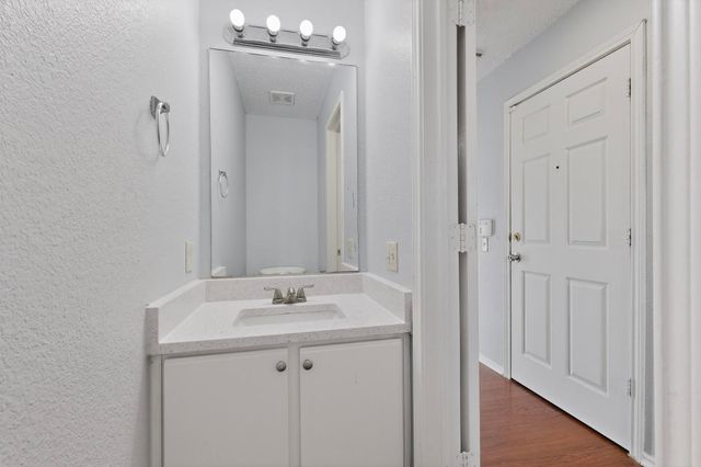 6723 Ambercrest Drive, Arlington, TX 76002