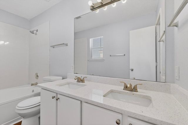 6723 Ambercrest Drive, Arlington, TX 76002