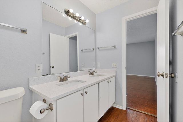 6723 Ambercrest Drive, Arlington, TX 76002