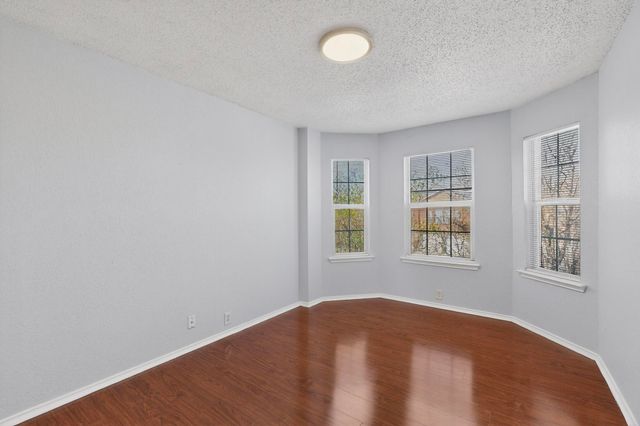 6723 Ambercrest Drive, Arlington, TX 76002