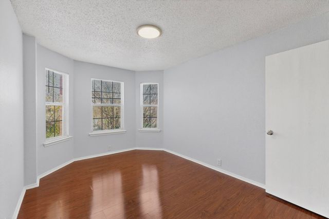 6723 Ambercrest Drive, Arlington, TX 76002