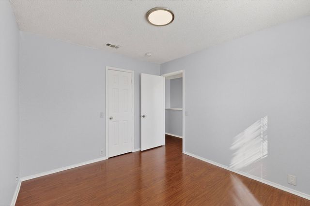 6723 Ambercrest Drive, Arlington, TX 76002