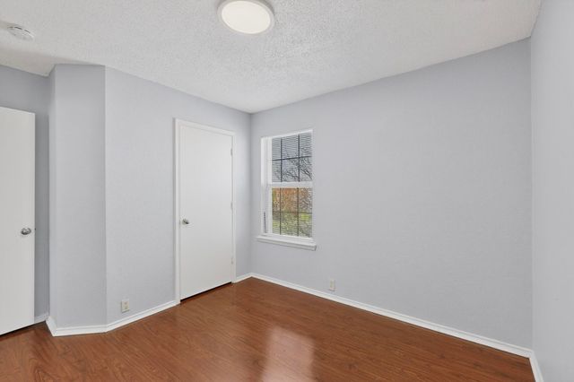 6723 Ambercrest Drive, Arlington, TX 76002