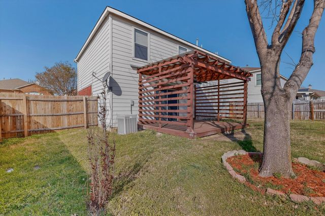 6723 Ambercrest Drive, Arlington, TX 76002