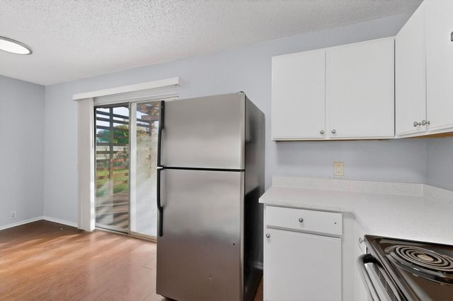 6723 Ambercrest Drive, Arlington, TX 76002