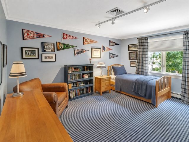 6 Windsor Pl, Mansfield, MA 02048