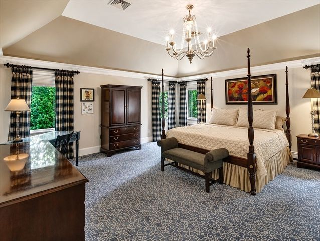 6 Windsor Pl, Mansfield, MA 02048