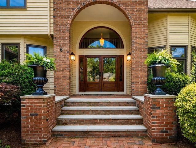 6 Windsor Pl, Mansfield, MA 02048