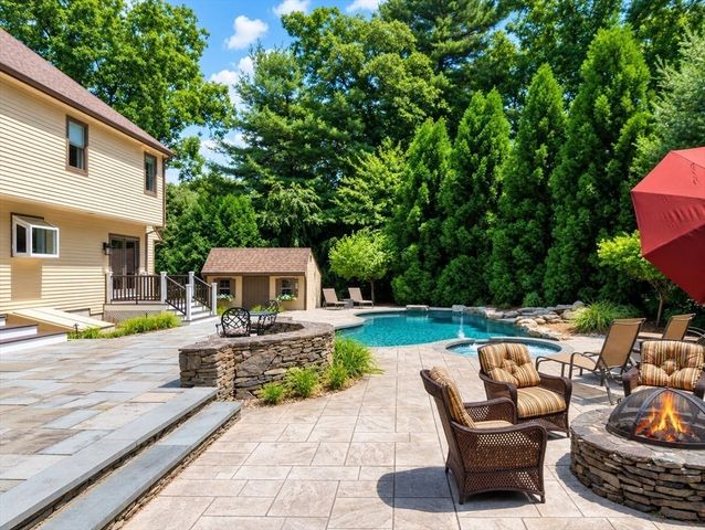 6 Windsor Pl, Mansfield, MA 02048
