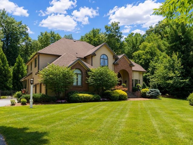 6 Windsor Pl, Mansfield, MA 02048