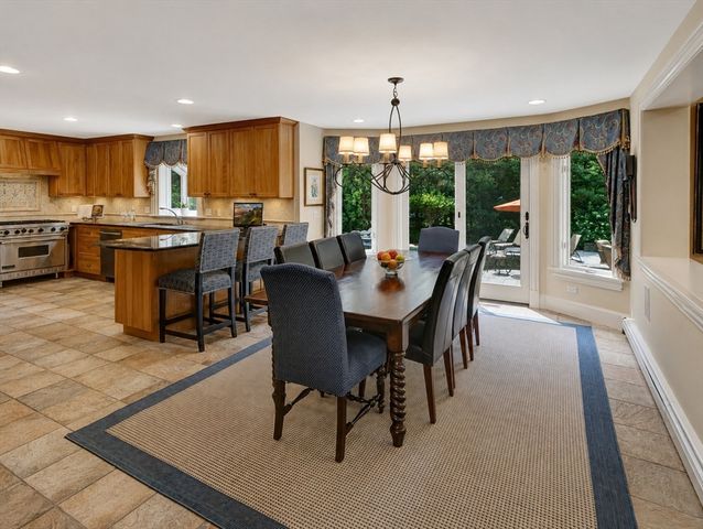 6 Windsor Pl, Mansfield, MA 02048
