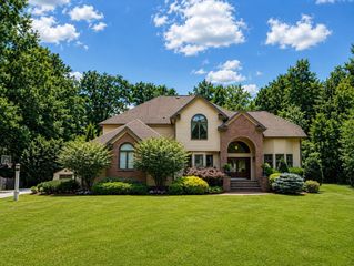 6 Windsor Pl, Mansfield, MA 02048