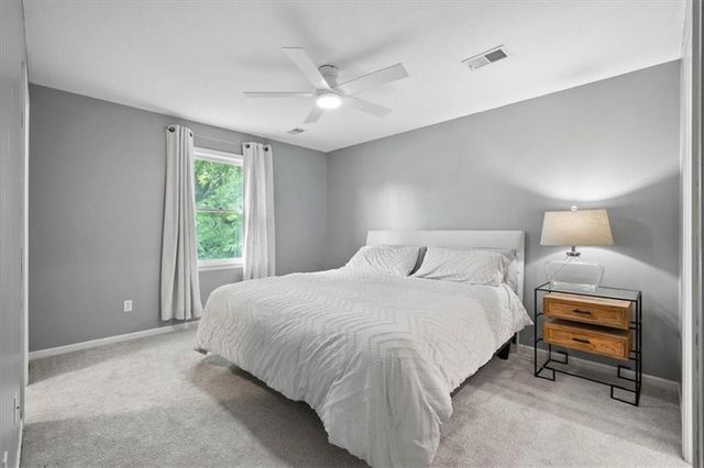 5812 NW Hickory Place, Parkville, MO 64152