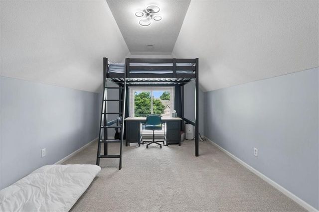 5812 NW Hickory Place, Parkville, MO 64152