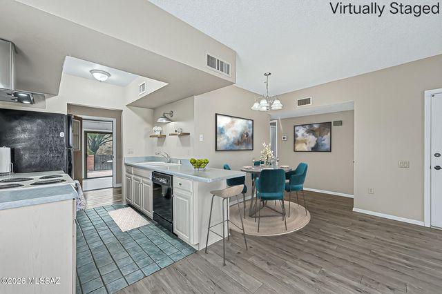 2860 S Camino El Greco, Green Valley, AZ 85622