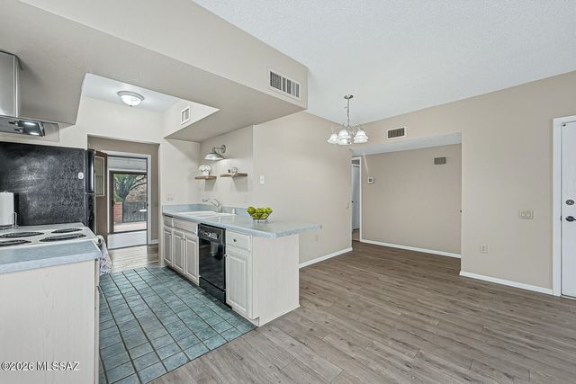 2860 S Camino El Greco, Green Valley, AZ 85622