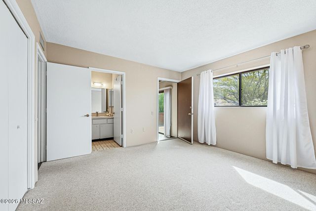 2860 S Camino El Greco, Green Valley, AZ 85622