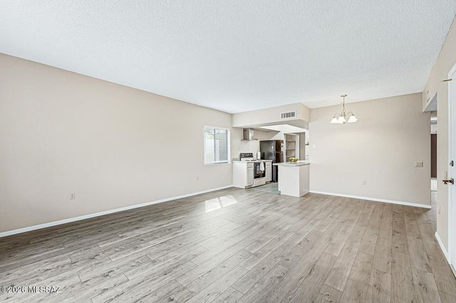 2860 S Camino El Greco, Green Valley, AZ 85622