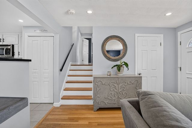 3 Connolly St, Randolph, MA 02368