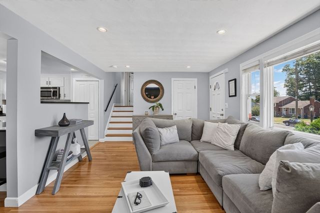 3 Connolly St, Randolph, MA 02368