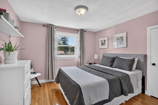 3 Connolly St, Randolph, MA 02368