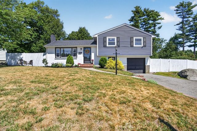 3 Connolly St, Randolph, MA 02368