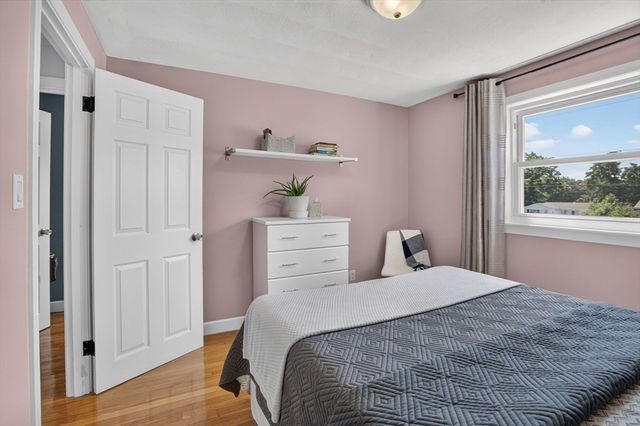 3 Connolly St, Randolph, MA 02368
