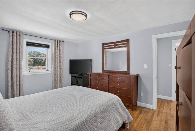 3 Connolly St, Randolph, MA 02368